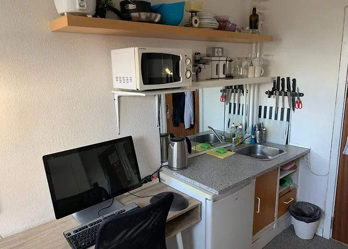 ゲストハウス Right At The Metro Station *