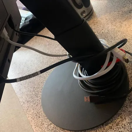 Right At The Metro Station Pensjonat *