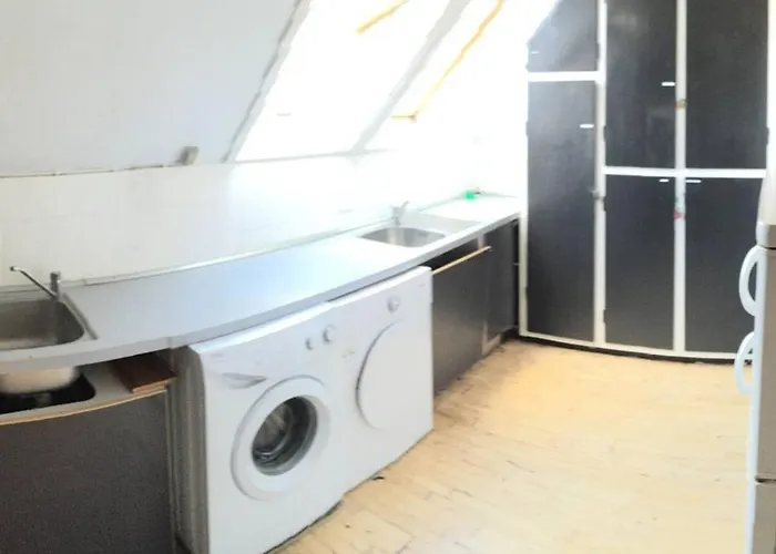 Right At The Metro Station Гостевой дом Копенгаген