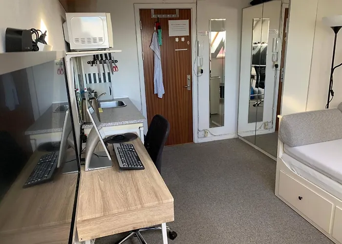 Right At The Metro Station * Köpenhamn