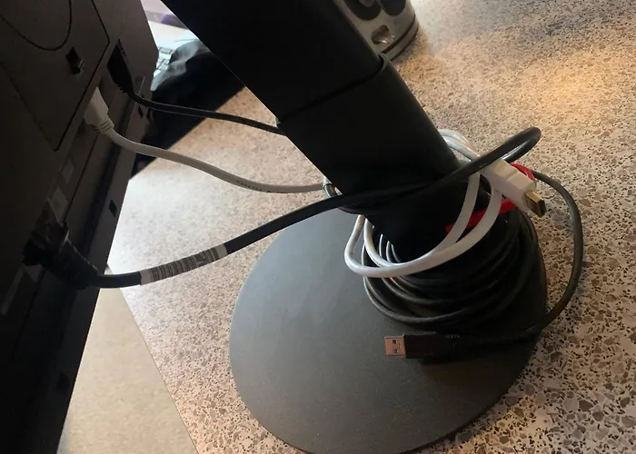 Right At The Metro Station Pensjonat *